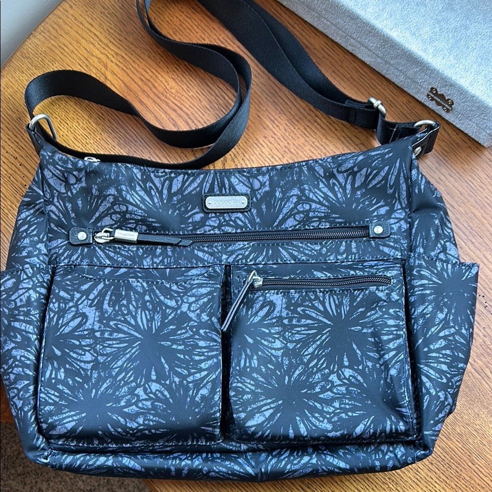 Baggallini Everyday Travel Bag